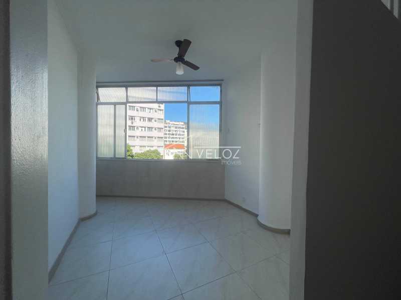 Apartamento à venda com 1 quarto, 35m² - Foto 10