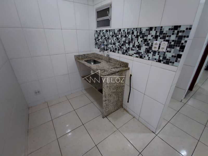 Apartamento à venda com 2 quartos, 41m² - Foto 11