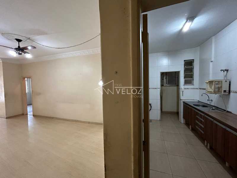 Apartamento à venda com 2 quartos, 61m² - Foto 5