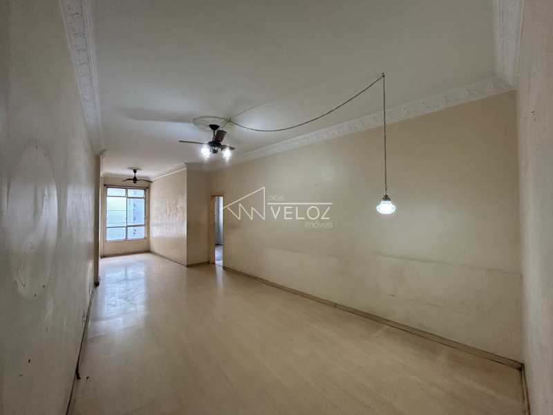 Apartamento à venda com 2 quartos, 61m² - Foto 1