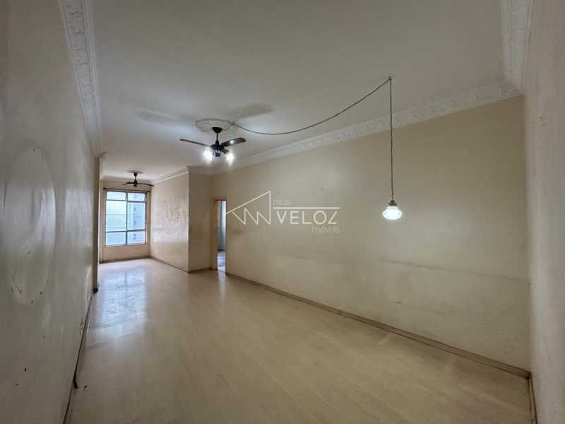 Apartamento à venda com 2 quartos, 61m² - Foto 2