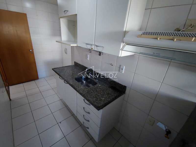 Apartamento à venda com 2 quartos, 76m² - Foto 9