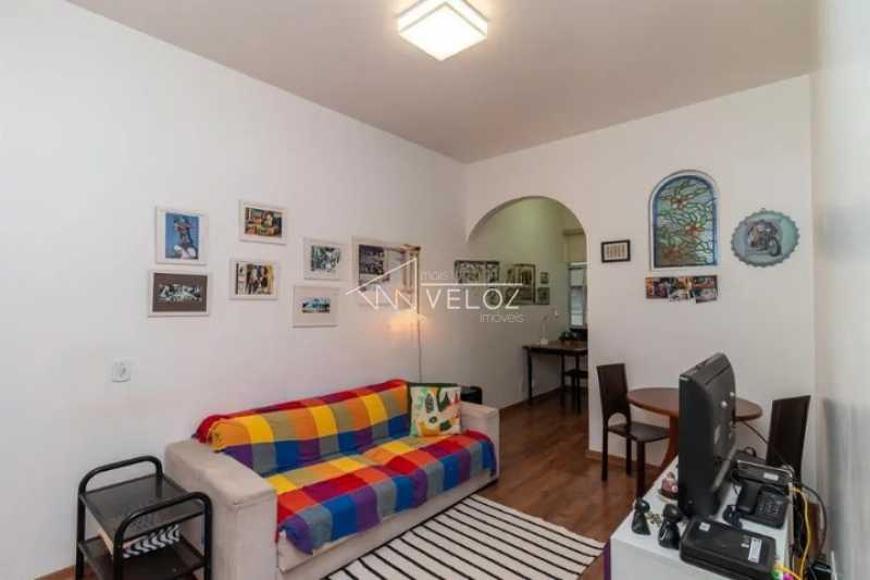 Apartamento à venda com 2 quartos, 67m² - Foto 1