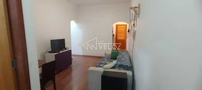 Apartamento à venda com 2 quartos, 67m² - Foto 4