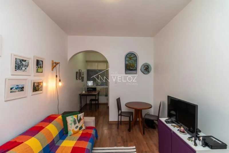 Apartamento à venda com 2 quartos, 67m² - Foto 3