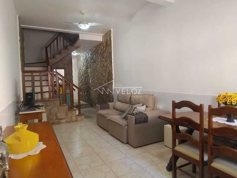 Casa de Vila à venda com 3 quartos, 132m² - Foto 1