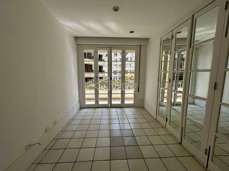 Apartamento à venda com 4 quartos, 220m² - Foto 13