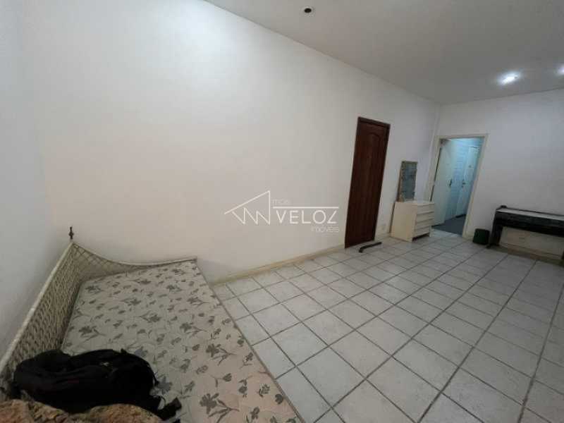 Apartamento à venda com 2 quartos, 70m² - Foto 4