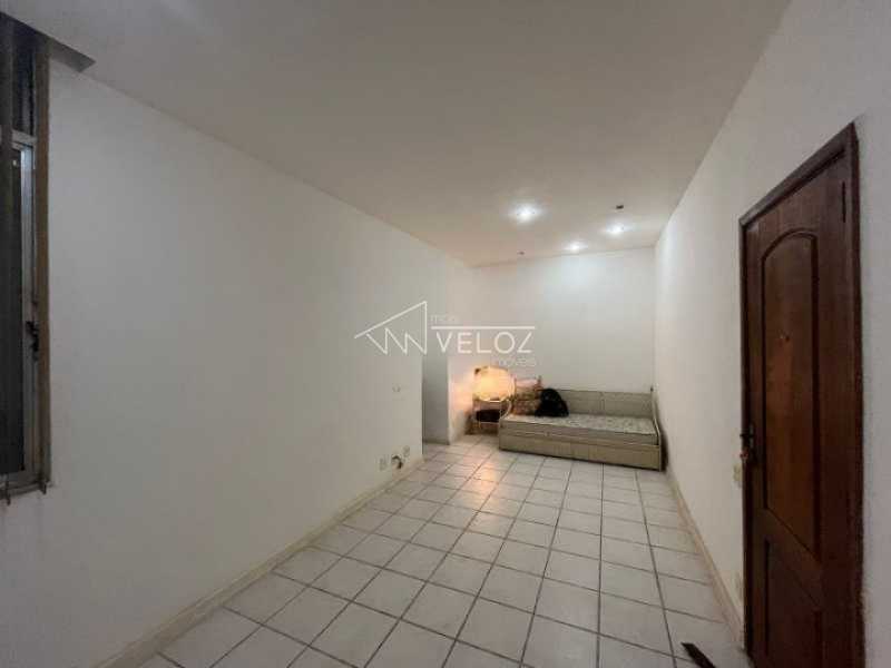 Apartamento à venda com 2 quartos, 70m² - Foto 3