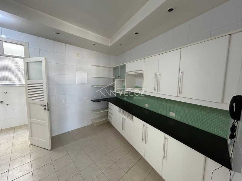 Apartamento à venda com 3 quartos, 150m² - Foto 12