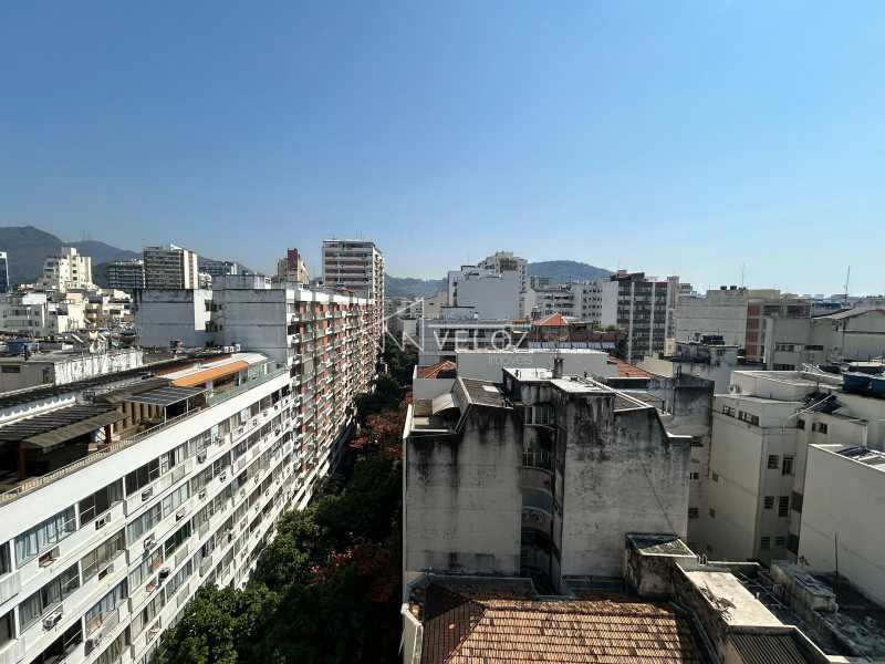 Apartamento à venda com 3 quartos, 150m² - Foto 18