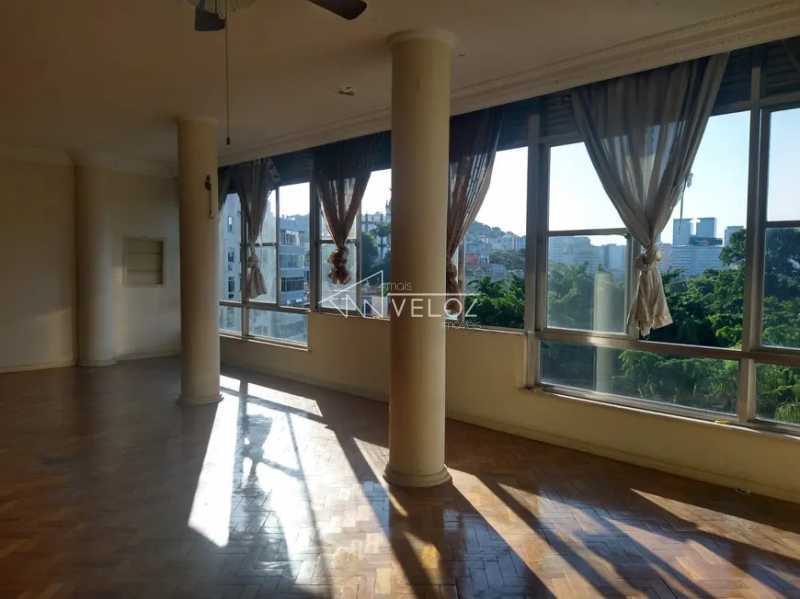 Apartamento à venda com 3 quartos, 165m² - Foto 1