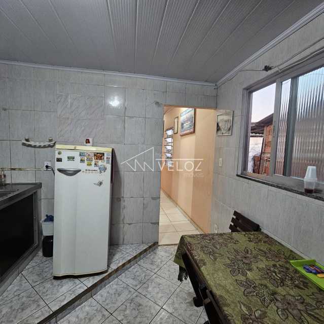 Casa à venda com 2 quartos, 45m² - Foto 27