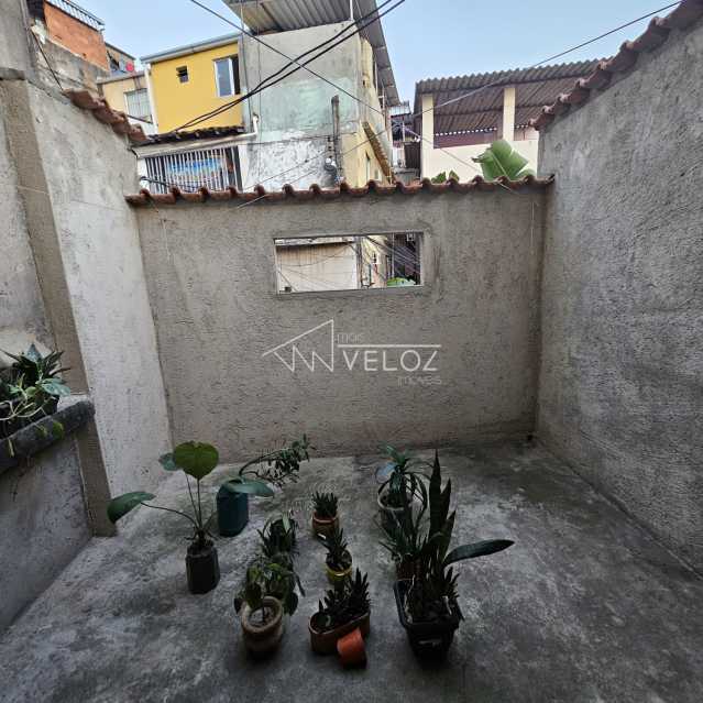 Casa à venda com 2 quartos, 45m² - Foto 2