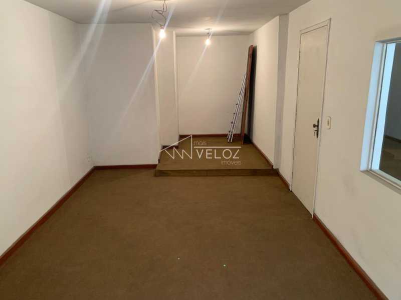 Apartamento à venda com 1 quarto, 60m² - Foto 2