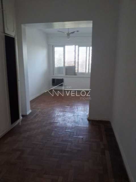 Apartamento à venda com 3 quartos, 130m² - Foto 1