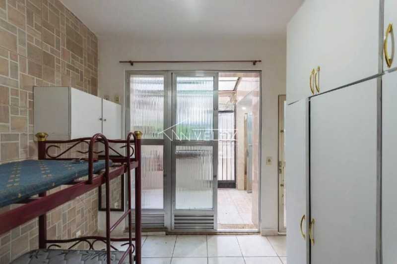 Apartamento à venda com 2 quartos, 40m² - Foto 11