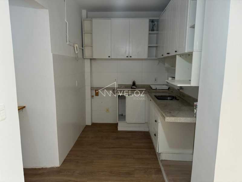 Apartamento à venda com 2 quartos, 64m² - Foto 11