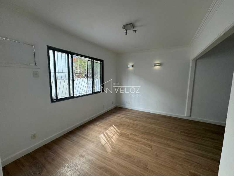 Apartamento à venda com 2 quartos, 64m² - Foto 1