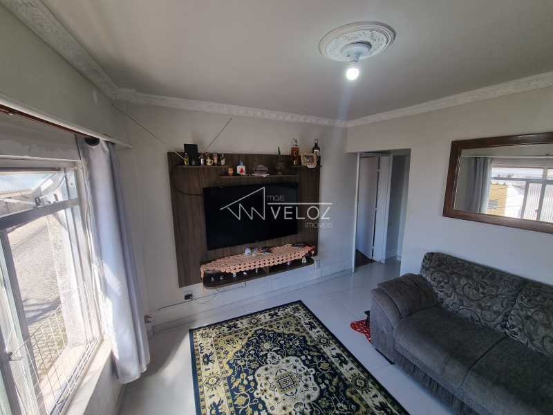 Casa à venda com 4 quartos, 230m² - Foto 2