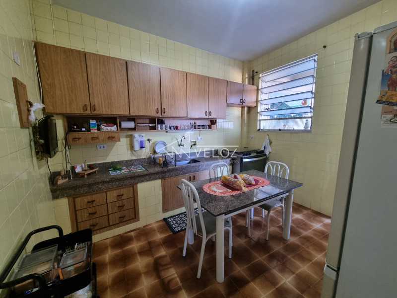 Casa à venda com 4 quartos, 230m² - Foto 24