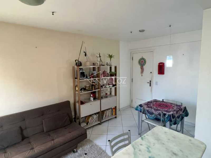 Apartamento à venda com 1 quarto, 39m² - Foto 4