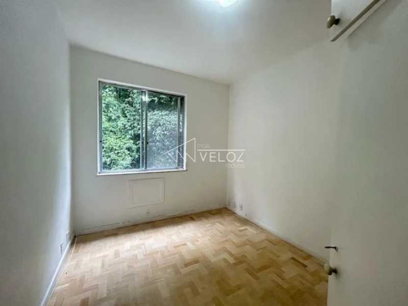 Apartamento à venda com 2 quartos, 81m² - Foto 2