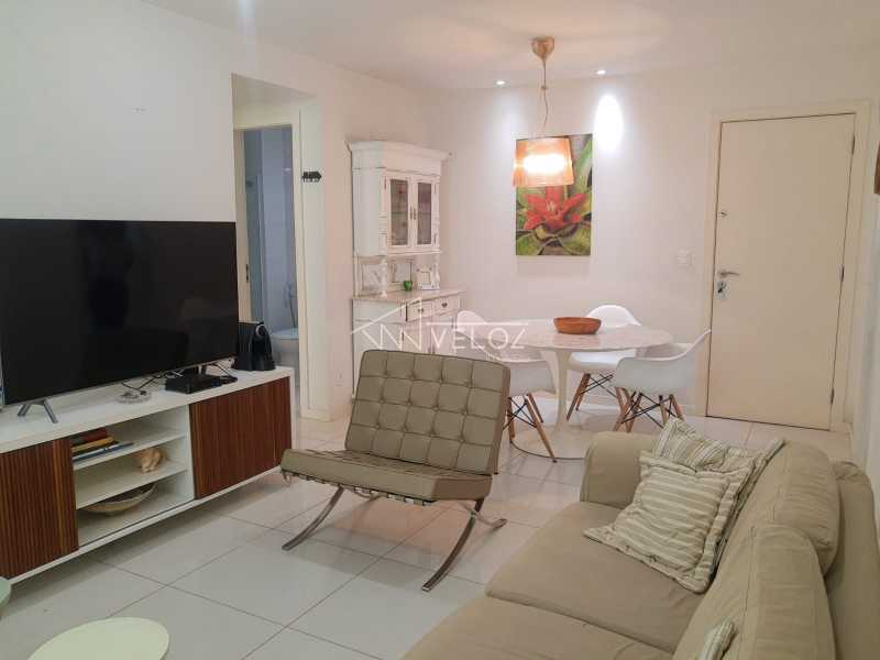 Apartamento à venda com 2 quartos, 67m² - Foto 2