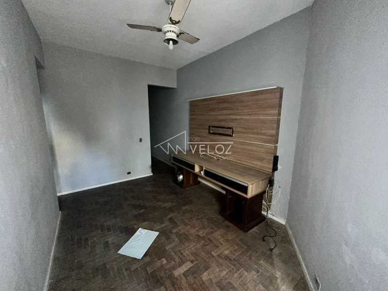 Apartamento à venda com 1 quarto, 48m² - Foto 2