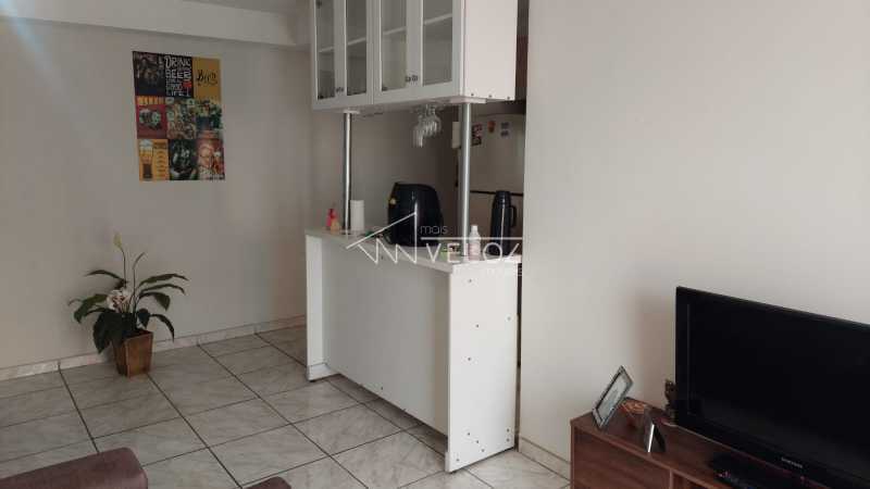 Apartamento à venda com 2 quartos, 60m² - Foto 2