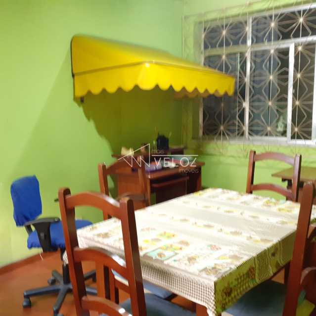 Apartamento à venda com 2 quartos, 81m² - Foto 2