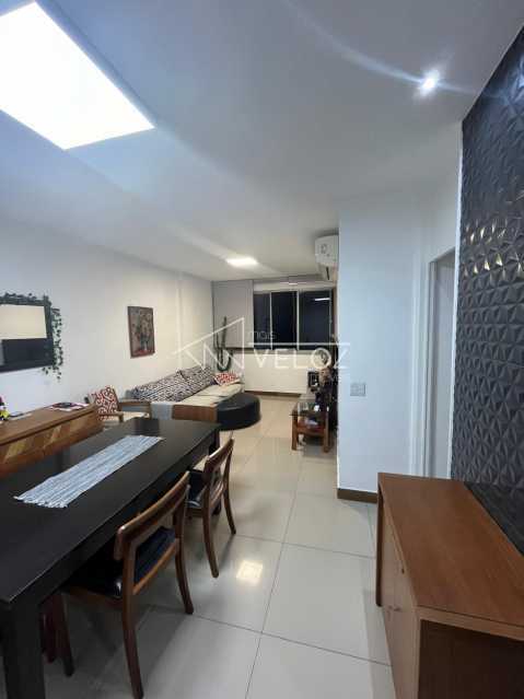 Apartamento à venda com 3 quartos, 100m² - Foto 2