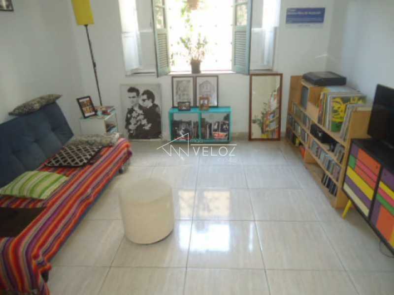 Apartamento à venda com 2 quartos, 75m² - Foto 1