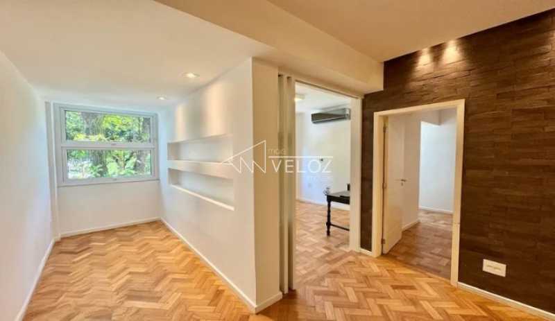 Apartamento à venda com 2 quartos, 71m² - Foto 4