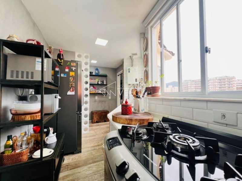 Apartamento à venda com 2 quartos, 80m² - Foto 21