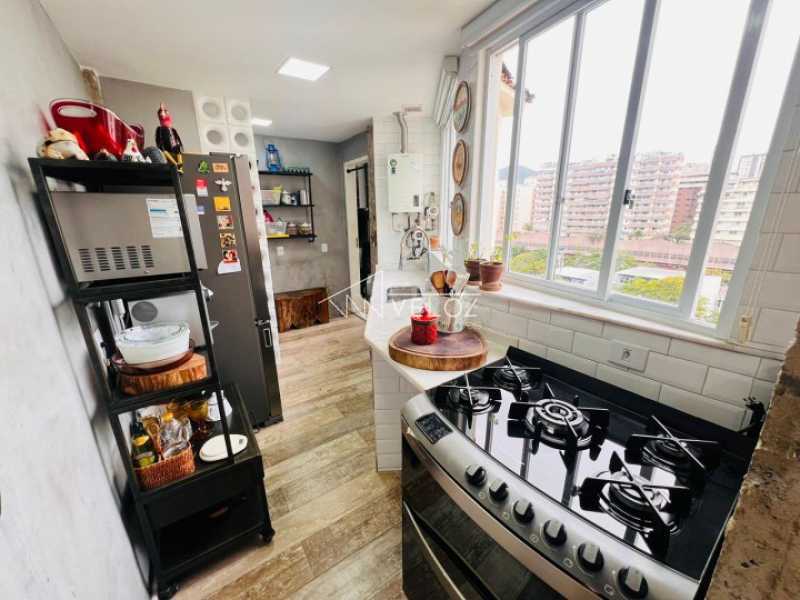 Apartamento à venda com 2 quartos, 80m² - Foto 23