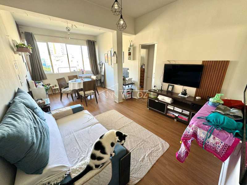 Apartamento à venda com 2 quartos, 74m² - Foto 1