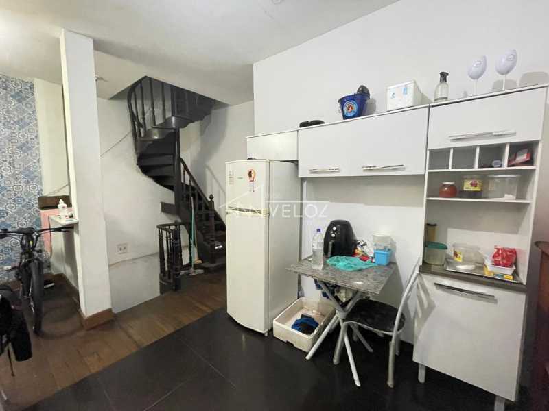 Apartamento à venda com 2 quartos, 258m² - Foto 2