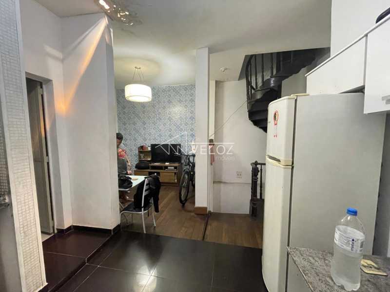 Apartamento à venda com 2 quartos, 258m² - Foto 3