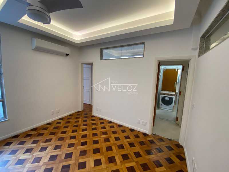 Apartamento à venda com 2 quartos, 67m² - Foto 3