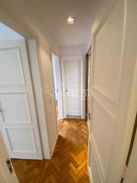 Apartamento à venda com 2 quartos, 67m² - Foto 4