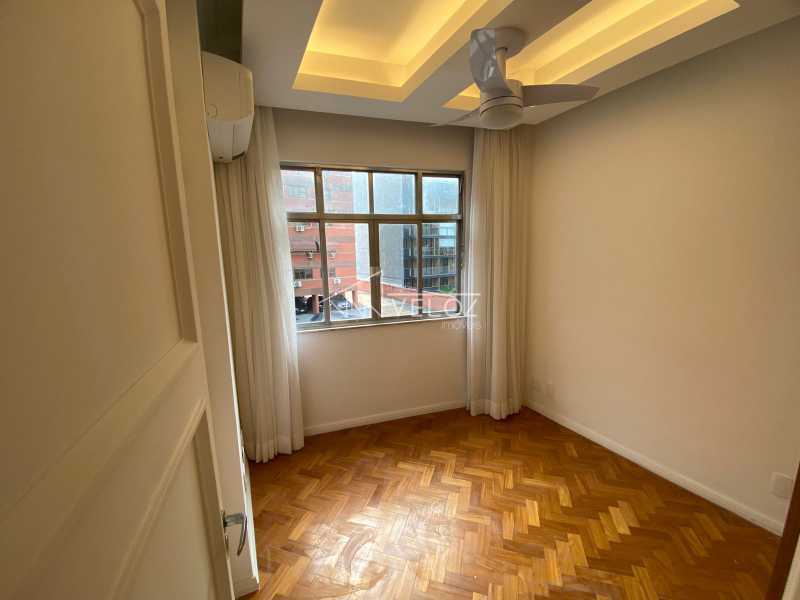 Apartamento à venda com 2 quartos, 67m² - Foto 8