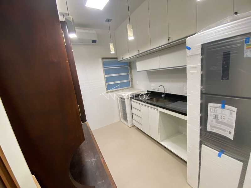 Apartamento à venda com 2 quartos, 67m² - Foto 13