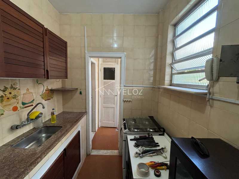 Apartamento à venda com 2 quartos, 70m² - Foto 23