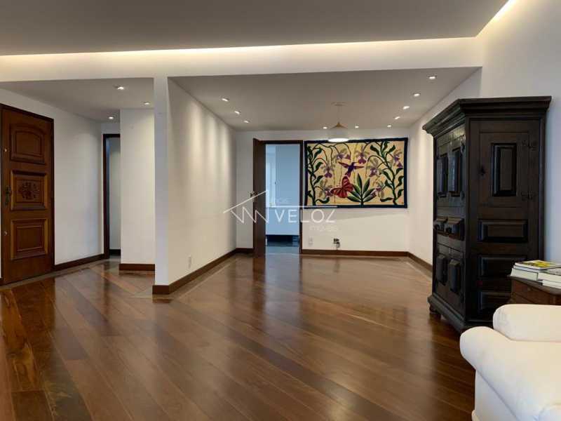 Apartamento à venda com 3 quartos, 235m² - Foto 3