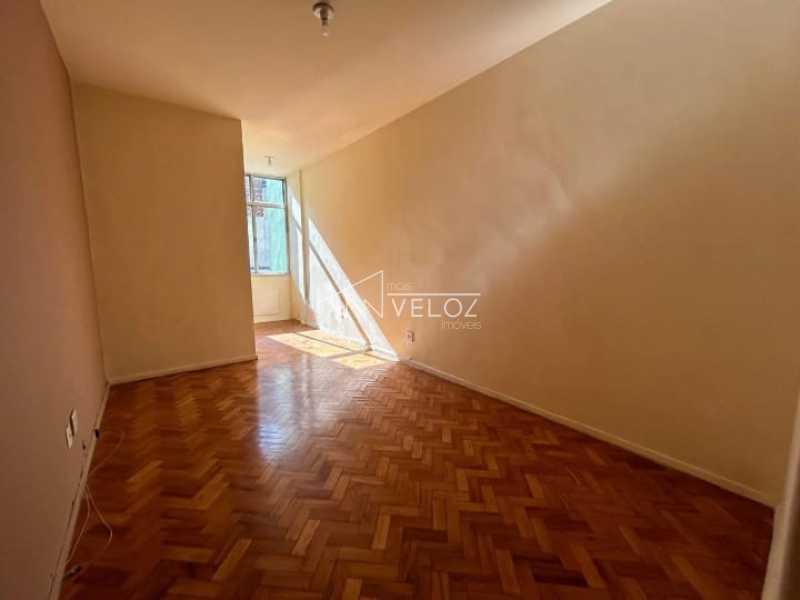 Apartamento à venda com 2 quartos, 73m² - Foto 1