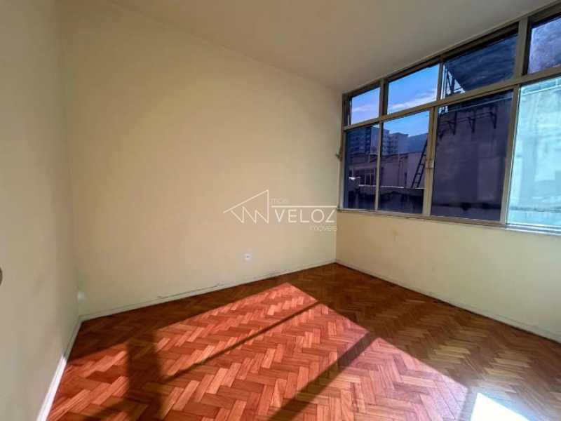 Apartamento à venda com 2 quartos, 73m² - Foto 4