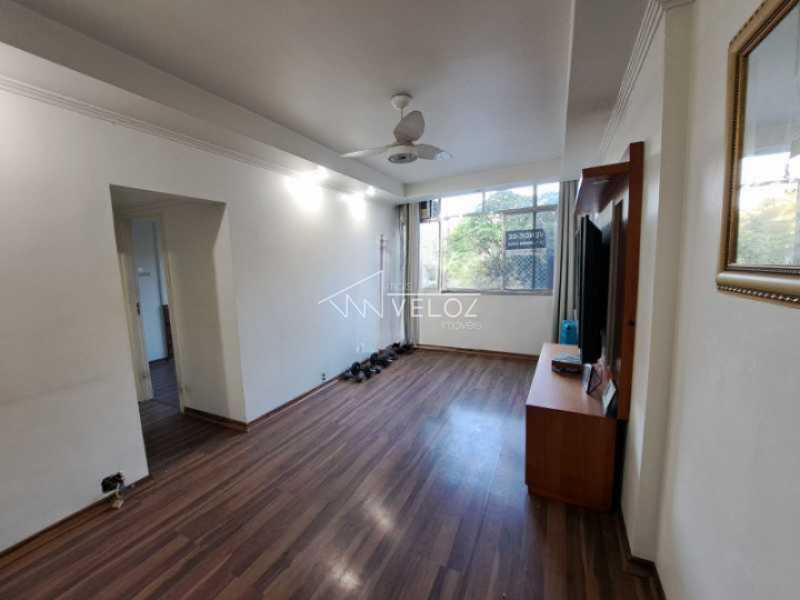 Apartamento à venda com 2 quartos, 71m² - Foto 2