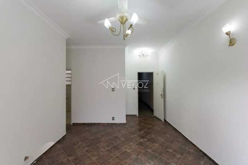 Apartamento à venda com 2 quartos, 64m² - Foto 11