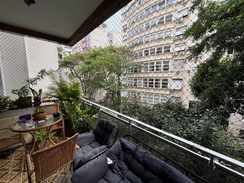 Apartamento à venda com 4 quartos, 180m² - Foto 1